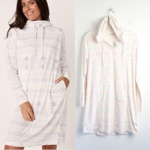 NWT La Vie En Rose Nordic Print Luxury Velour Hooded Dress Loungewear Pink White